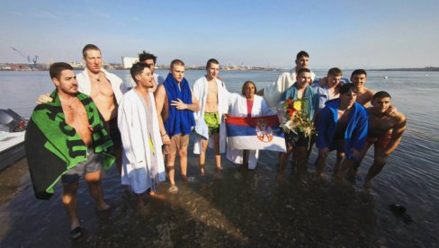 PLIVANJE ZA ČASNI KRST U KLADOVU: Prvi do Časnog krsta stigao Viktor Đorđević