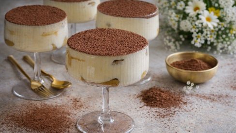 TIRAMISU U ČAŠI: Klasičan italijanski dezert u praktičnoj i elegantnoj verziji
