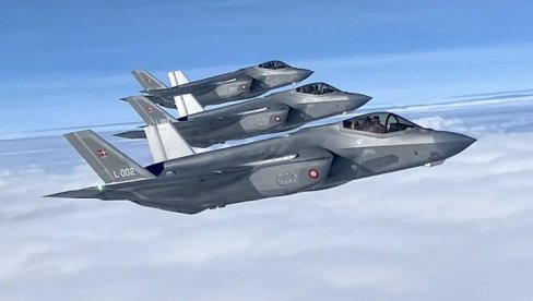 АМЕРИКАНЦИ ПОСЛАЛИ ЕСКАДРИЛУ ДА ПРЕСРЕТНЕ ДВА РУСКА АВИОНА: Сусрет на небу близу Аљаске