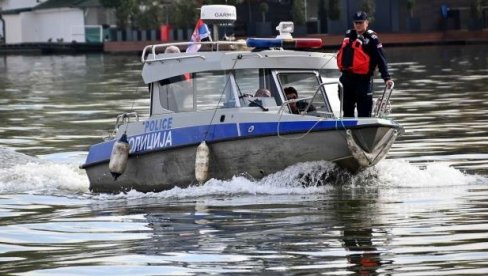 IZVUČENO TELO MUŠKARCA IZ DUNAVA: Prolaznici prijavili jeziv prizor u blizini splava - užas u Zemunu
