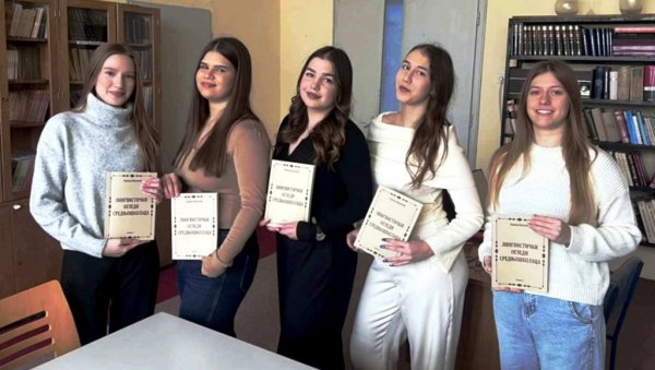 НОВИ ВЕЛИКИ УСПЕХ ЧЛАНИЦА ЛИНГВИСТИЧКЕ СЕКЦИЈЕ ТЕХНОЛОШКЕ ШКОЛЕ ИЗ ПАРАЋИНА   Награђене за рад о Десанки Максимовић