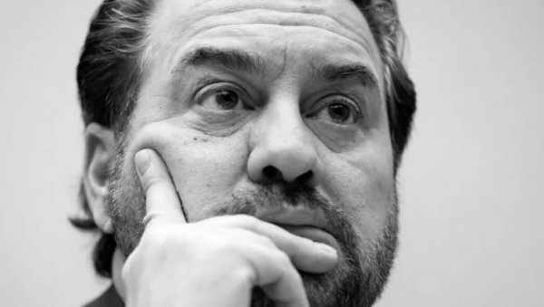 ПОТРЕСНИ СНИМЦИ СА САХРАНЕ МАРКА БРНОВИЋА: Политичар испраћен у кругу породице и пријатеља