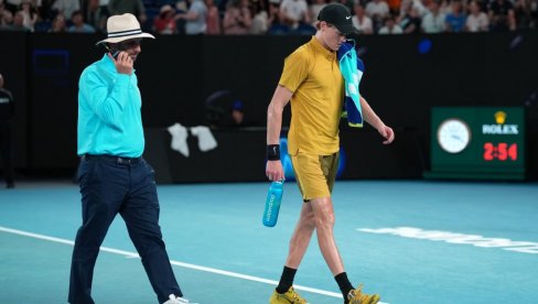 MIRIŠE MI NA FAVORIZOVANJE! DŽon Mekinro žestoko opleo po Janiku Sineru i skandalu koji se desio na Australijan openu!