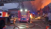 ПОЖАР У НОВОМ ПАЗАРУ СЕ ШИРИ ВЕЛИКОМ БРЗИНОМ: Све расположиве снаге на терену (ВИДЕО)