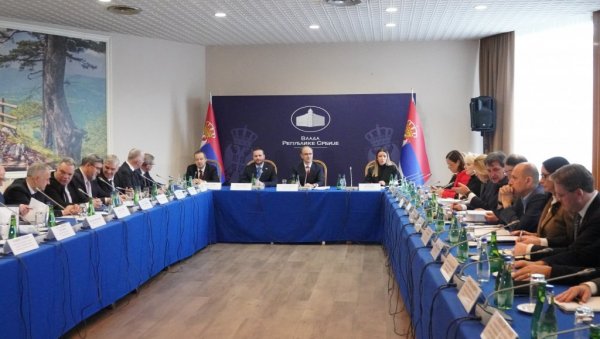 ПОЧЕЛА СЕДНИЦА ВЛАДЕ СРБИЈЕ НА ТАРИ: Следи састанак Мацута са председником Владе Републике Српске