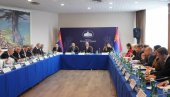 POČELA SEDNICA VLADE SRBIJE NA TARI: Sledi sastanak Macuta sa predsednikom Vlade Republike Srpske