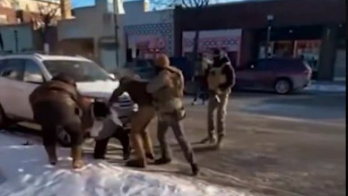 KRAJ ICE OPERACIJA U MINEAPOLISU Oglasio se Car granica: Predložio sam, a predsednik se složio