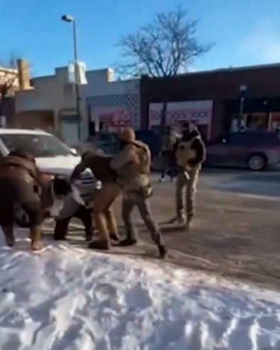 ЦНН ТВРДИ: Агенти ИЦЕ сломили Алексу Претију ребро, недељу дана пре него што је убијен