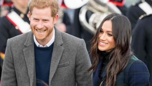 PRINC HARI I MEGAN MARKL ZAJEDNO U JAVNOSTI: Došli na premijeru filma, a svu pažnju je privukao njen izgled (FOTO)