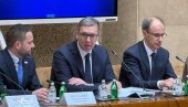 JEL VAS NIJE SRAMOTA? Vučić oštro na sednici Vlade: Nemojte da spavate dok ne rešite probleme! (VIDEO)