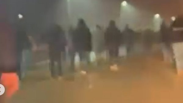 ОПШТА ТУЧА У ТУЗЛИ: Повређени навијачи из Републике Српске и Сплита