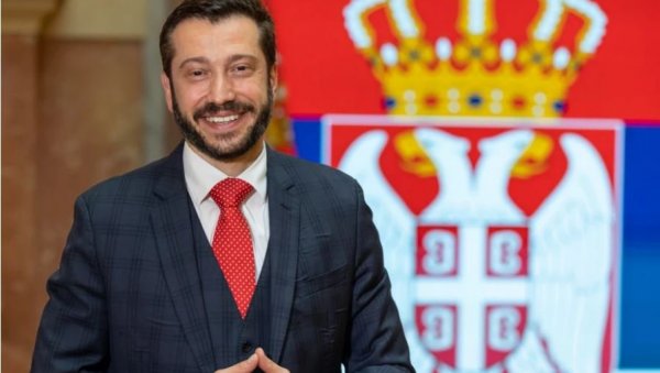 НЕБОЈША ЖУГИЋ УПУТИО ЧЕСТИТКУ ЗЛАТНИМ ВАТЕРПОЛИСТИМА: Хвала вам што сте показали како се бори за српску тробојку