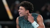 IZGOVORIO JE NOVAK I CELA ROD LEJVER ARENA JE ZVIŽDALA! Kakva scena na Australijan openu (VIDEO)