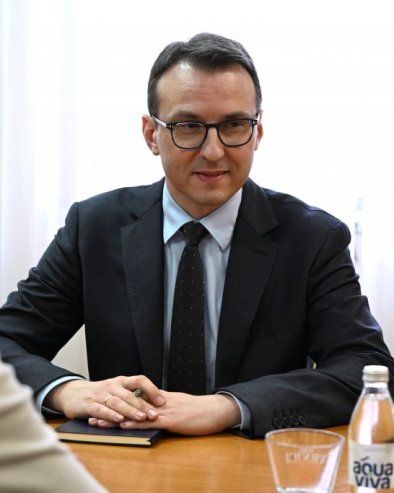 ПЕТКОВИЋ СЕ САСТАО СА АМБАСАДОРКОМ И ЗВАНИЧНИКОМ МСП НЕМАЧКЕ: Указао на тежак положај Срба у на КиМ због притисака Куртијевог режима
