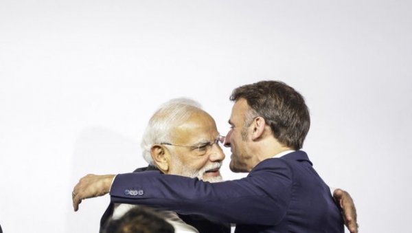 МАКРОН НАЈАВИО: Француска и Индија заједно ће производити Рафале и хеликоптере