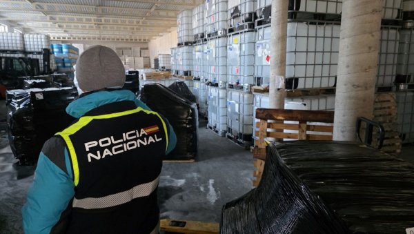 МАРИХУАНУ СКРИВАЛИ МЕЂУ БРЕСКВАМА: У Шпанији разбијена криминална група која је наркотике слала за Немачку и Пољску (ВИДЕО)