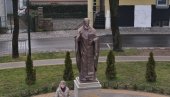 SVEČANOST U KRUŠEVCU: Otkriven spomenik Svetom Savi na istoimenom gradskom trgu (FOTO)