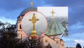 KRST NA HRAMU SVETOG SAVE KRIJE TUŽNU PRIČU: NJegov autor je tragično skončao - samo 20 dana posle postavljanja