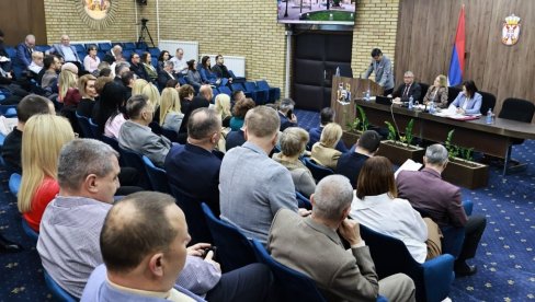 NOVA BURNA POLEMIKA VLASTI I OPOZICIJE U SKUPŠTINI GRADA VRANJA   Poskupljenja, pa bratimljenje