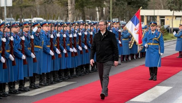 ДОГОДИНЕ ОБАВЕЗАН ВОЈНИ РОК: Председник Вучић најавио скоро доношење одлуке о служењу у војсци Србије