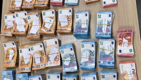 ODUZETE DEVIZE I VISKI: na Batrovcima sprečen pokušaj neprijavljenog prnosa gotovine i akcizne robe