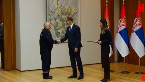 ПРИЈЕМ МОНТЕРА ЕДС И РАДНИКА ЈП СРБИЈАШУМЕ У ПАЛАТИ СРБИЈА: Угостио их је Мацут и Месаровић  (ВИДЕО)