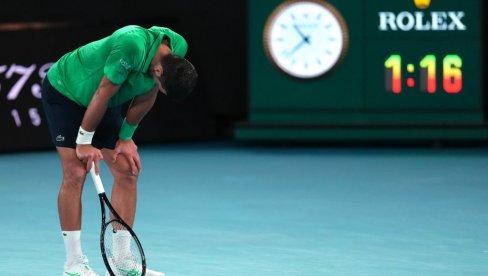 DRAMA U MELBURNU! Novak Đoković povraćao između poena, pa se totalno slomio