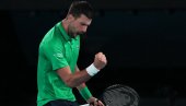 NOVAK ĐOKOVIĆ NEPRIKOSNOVEN: Srušio Sinera za finale Australijan opena