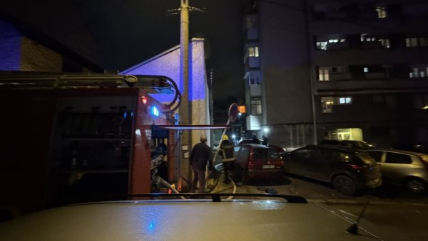У ТОКУ ГАШЕЊЕ ПОЖАРА: Захваћен кров и соба у кући на Палилули