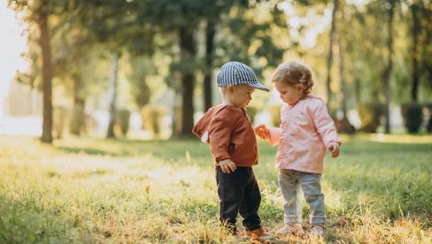 ŠTA DECA NAJVIŠE PAMTE IZ RANOG DETINJSTVA? Prve uspomene počinju i ranije nego što se mislilo