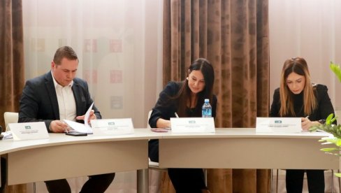 ZA ČISTIJE I ZELENIJE ŠKOLE U VOJVODINI: I učenici brinu o životnoj sredini