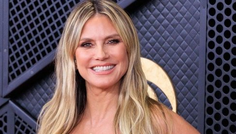 ХАЈДИ КЛУМ ОБУКЛА ХАЉИНУ, САДА ЈЕ ПОРЕДЕ СА ПИЛЕТИНОМ ИЗ СУПЕРМАРКЕТА: Мало уља и зачина и у рерну на 220 степени