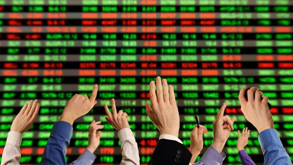 НА БЕОГРАДСКОЈ БЕРЗИ ПРОМЕТ ОД 3,86 МИЛИОНА ДИНАРА: Индекси забележили пад