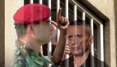ПОСЕТИО ЛЕГИЈУ У ЗАТВОРУ Био му командант у Црвеним береткама: Фризура кратка, мајица легионарска, а на столу - колачи