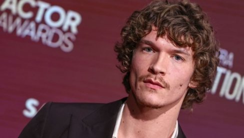 8 ГОДИНА ЈЕ КОНОБАРИСАО, А ОНДА ЈЕ ДОБИО УЛОГУ ГЕЈ ХОКЕЈАША КОЈА МУ ЈЕ ПРОМЕНИЛА ЖИВОТ: Ево зашто је Конор Стори нова глумачка звезда о којо