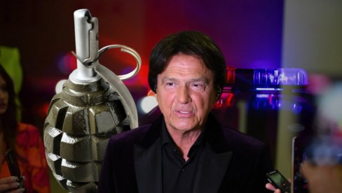 BAZEN I DVE KAPIJE - ČIST LUKSUZ: Kako izgleda kuća Zdravka Čolića na koju je bačena bomba? (VIDEO)