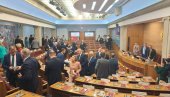 ЗА 87 МИНУТА УСВОЈИЛИ 25 ЗАКОНА: Одржане две седнице Скупштине Црне Горе, поједини посланици напустили салу
