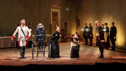 У РУСИЈИ ПУБЛИКА НА КАРТУ ЧЕКА И ДВЕ ГОДИНЕ: “Поданици“ Бољшој драмског театра пред Новосађанима