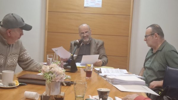 ОПЉАЧКАЛИ И УТРОБУ ЗЕМЉЕ: Радници никшићких Рудника Боксита тврде да су жртве пљачкашке приватизације