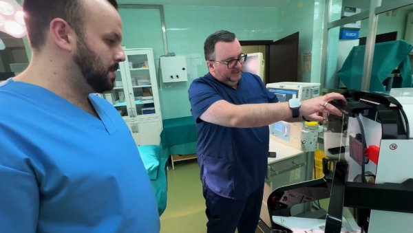 ЗАХВАТИ И БЕЗ ТРАНСФУЗИЈА: Хирурзи у Институту Нишка Бања добили најсавременији апарат за помоћ при операцијама