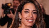 АМАЛ КЛУНИ ОБЈАСНИЛА ШТА ЈЕ САВРШЕН ПОСЛОВНИ СТАЈЛИНГ: Њој нема равне! (ФОТО)