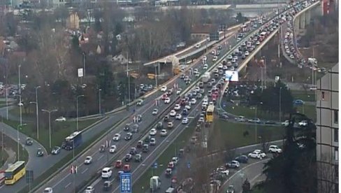 NAORUŽAJTE SE STRPLJENJEM! Popodnevni špic napravio haos u prestonici