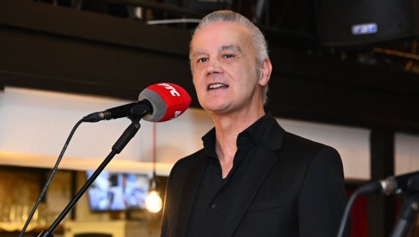 ПЕСМА БАТЕ КОВАЧА ЧЕКАЛА 20 ГОДИНА: Певач објавио албум у сарадњи са великанима (ФОТО)