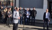ВУЧИЋ У МЛАДЕНОВЦУ: Председник на церемонији отварања реконструисане Гимназије (ВИДЕО)