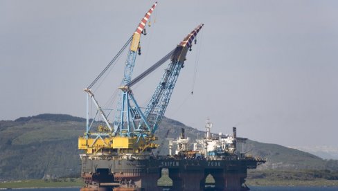 РЕКОРДНА ИСПОРУКА НАФТЕ: ИЕА одлучила да пусти на тржиште 400 милиона барела црног злата из резерви