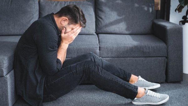 СТРАХ БЕЗ РАЗЛОГА МОРА ДА СЕ ЛЕЧИ Упозорење стручњака: Уколико приметите неке од ових симптома, потражите помоћ