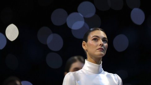 ДЕВОЈКА ЛЕОНАРДА ДИ КАПРИА НА ОТВАРАЊУ ЗИМСКИХ ОИ: Сматра се једном од најлепших италијанских манекенки (ФОТО)