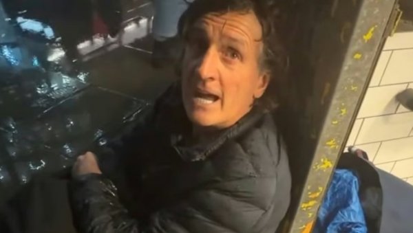 СУРОВА СУДБИНА ФУДБАЛСКЕ ЛЕГЕНДЕ: Инфлуенсерка му свакодневно давала храну, а онда је једним гуглањем сазнала невероватну истину!