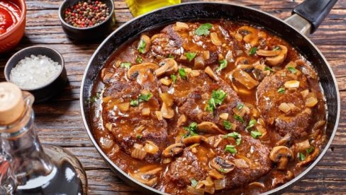 СТАРИНСКИ РЕЦЕПТ ЗА ЛОВАЧКЕ ШНИЦЛЕ: Уживаћете у савршеном оброку