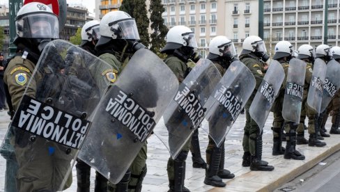 ŽEŠĆI NEMIRI U SOLUNU: Uhapšeno više od 300 ljudi (FOTO)